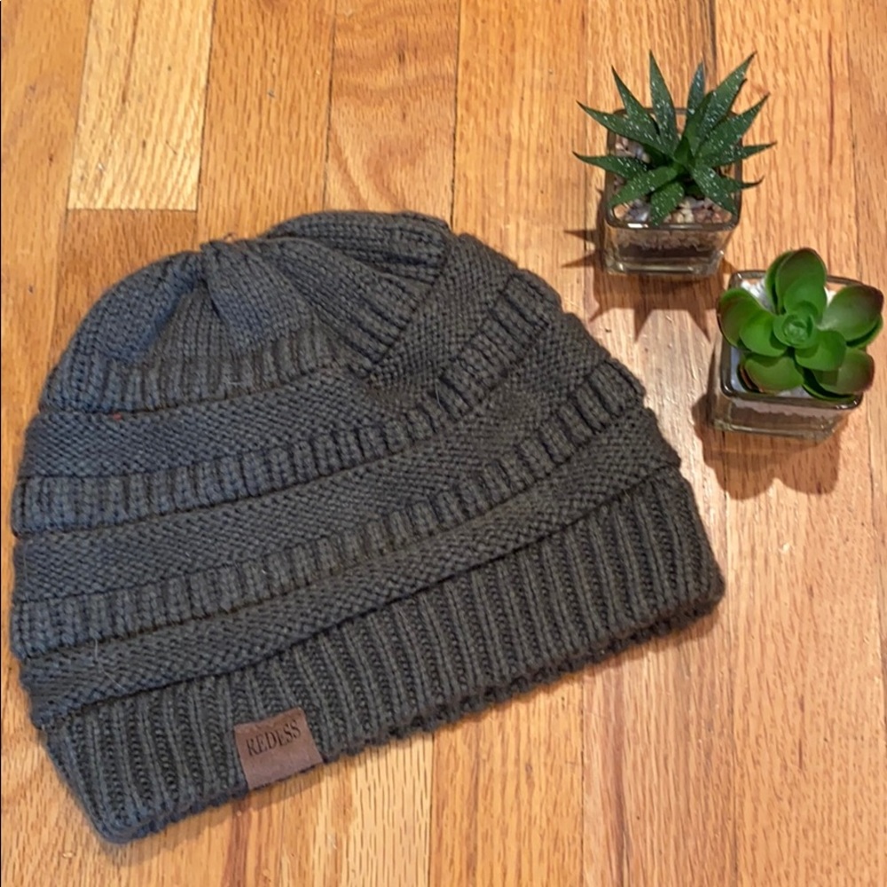 Redess Brown Beanie Hat Knit